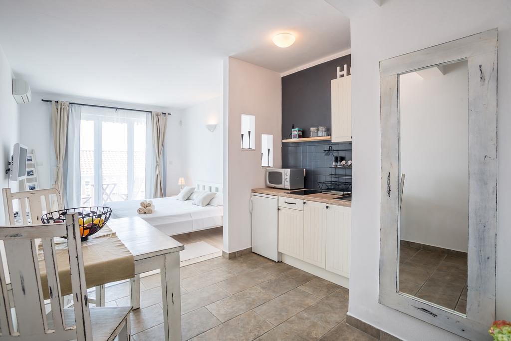 Zlatni Bol Apartments Habitación foto
