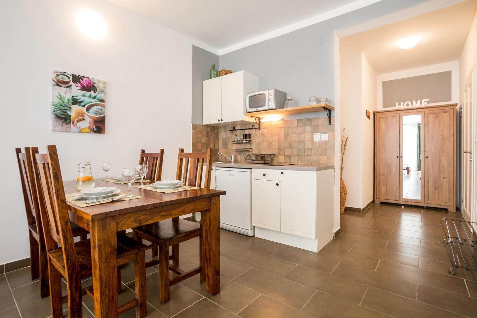 Zlatni Bol Apartments Habitación foto