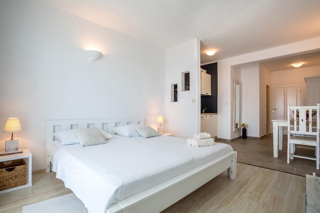 Zlatni Bol Apartments Habitación foto