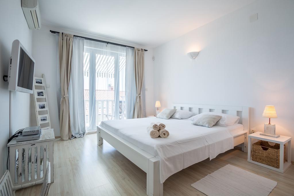 Zlatni Bol Apartments Habitación foto