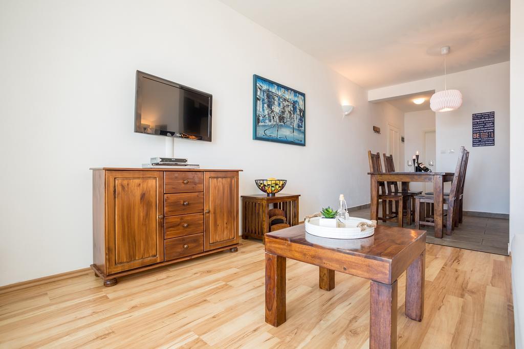 Zlatni Bol Apartments Habitación foto